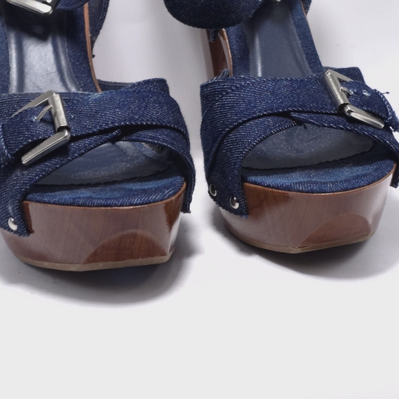 Qupid Women's Denim Heels Size 7.5 Silver Buckle Wood Heel - Picture 9 of 13